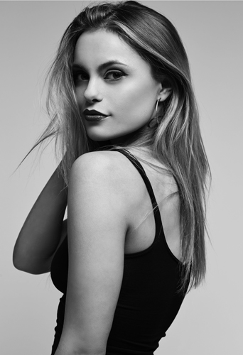 Kate Thompson, dancer and model at headnod talent agency