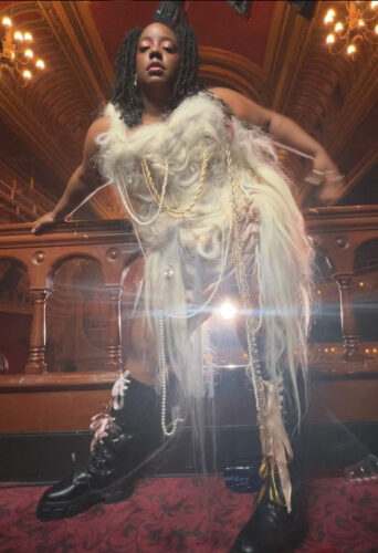 Aleshia Williams, plus size dancer and model at headnod agency