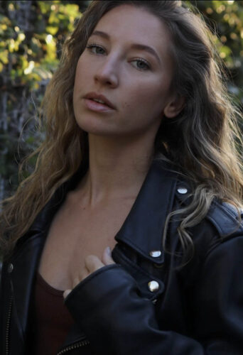 Fern Hopkins, dancer, aerial artist, stunt woman represented by HeadNod Agency