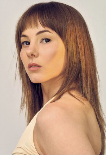 Sarah Chapman, dancer, actor represented by HeadNod Agency