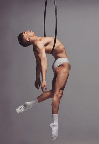 Beau Sargent, dancer and aerialist represented by HeadNod Agency