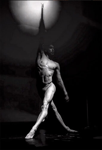 Beau Sargent, dancer and aerialist represented by HeadNod Agency