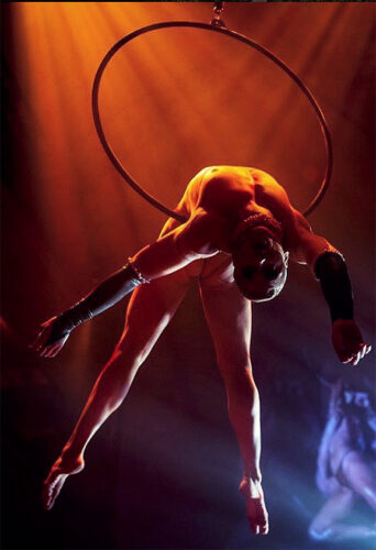 Beau Sargent, dancer and aerialist represented by HeadNod Agency