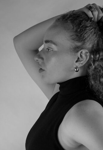 Rosie Gore, dancer represented by HeadNod Agency