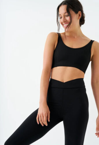 Fiona McDonald, dancer and model represented by HeadNod Dance Agency
