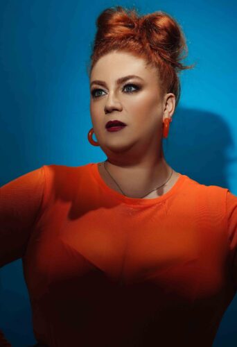 Mademoiselle Ginger, plus size dancer represented by HeadNod Agency