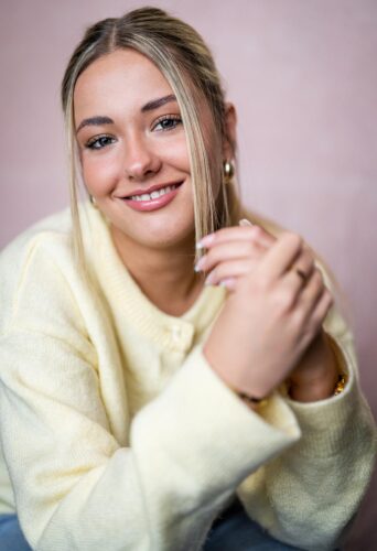 Dancer Daisy Smiles represented by HeadNod Dance Agency