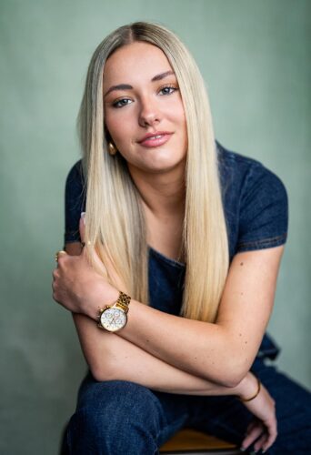 Dancer Daisy Smiles represented by HeadNod Dance Agency