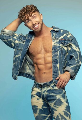 Dancer, Aerialist Danny Williams represented by HeadNod Dance Agency