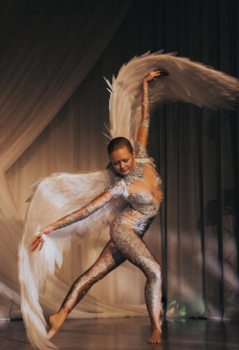 Dancer Evie-Leigh Savage represented by HeadNod Dance Agency