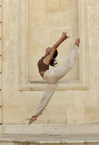 Dancer Giulia Carastro represented by HeadNod Agency