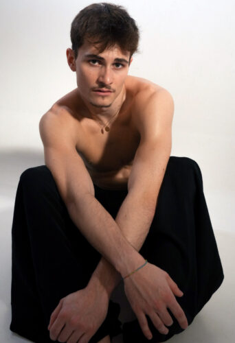 Dancer Keness Aubert represented by HeadNod Dance Agency