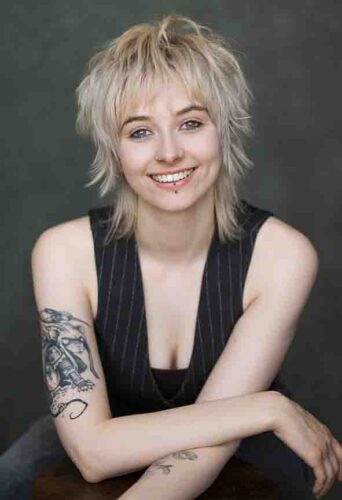 Dancer Aimée Shannon represented by HeadNod Dance Agency