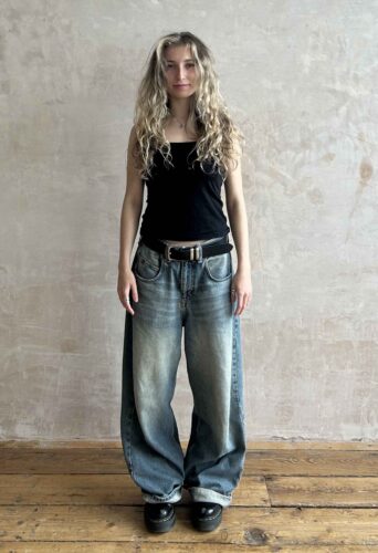 Dancer Lily March represented by HeadNod Dance Agency