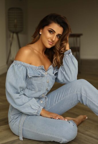 Dancer Nicole Jux represented by HeadNod Dance Agency