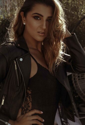 Dancer Nicole Jux represented by HeadNod Dance Agency