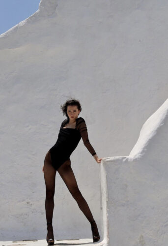 Dancer Phoebe Coray represented by HeadNod Dance Agency