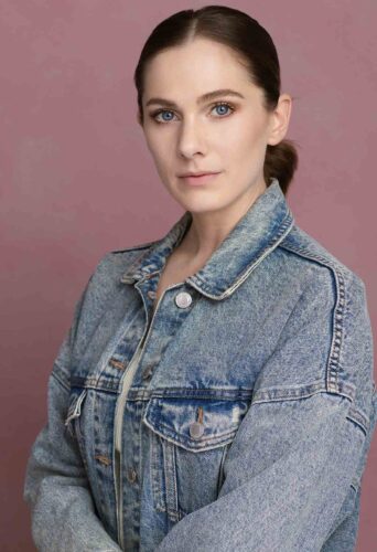 Dancer Shannon McAvoy represented by HeadNod Dance Agency