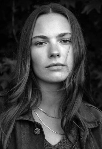 Dancer Isla Sutherland represented by HeadNod Dance Agency