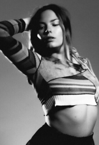 Dancer Isla Sutherland represented by HeadNod Dance Agency