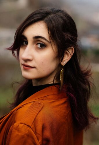 Lara Fournier represented by HeadNod Dance Agency